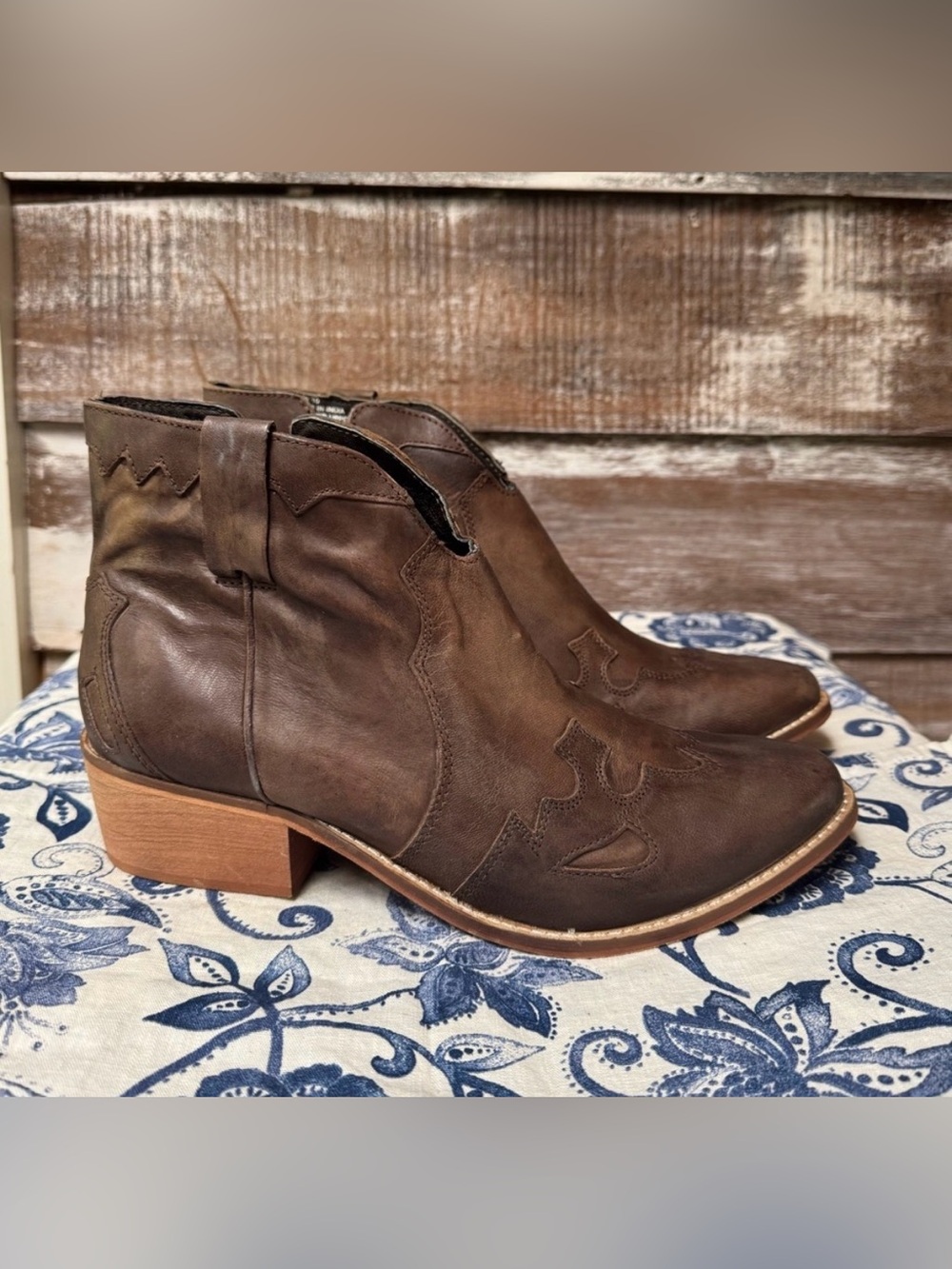 🍁NEW🍁 VOLATILE Drexel Leather Western Booties